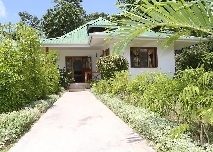 Le Surmer Self Catering Chalets