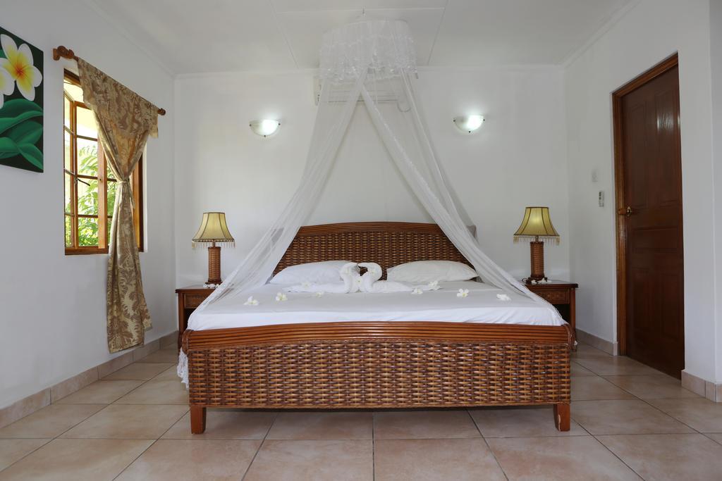 Le Surmer Self Catering Chalet *